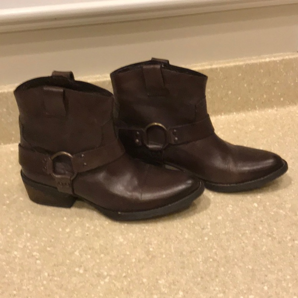 Shorty Leather Cowboy Boots 🥾